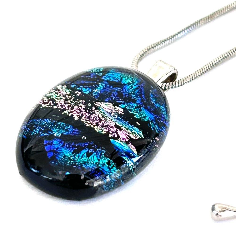 Vintage Oval Fused Dichroic Glass Pendant Necklace Silver Tone Chain 19”